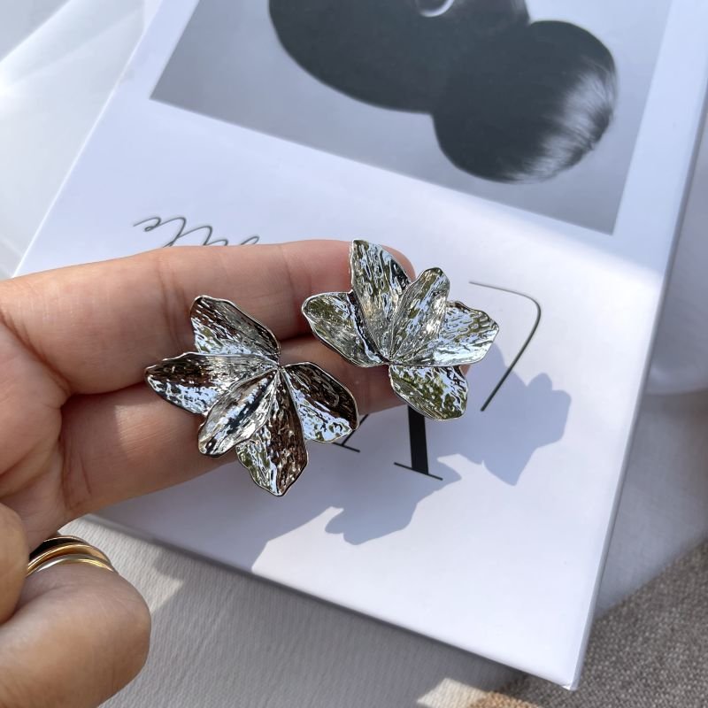 Brinco orquídea prata