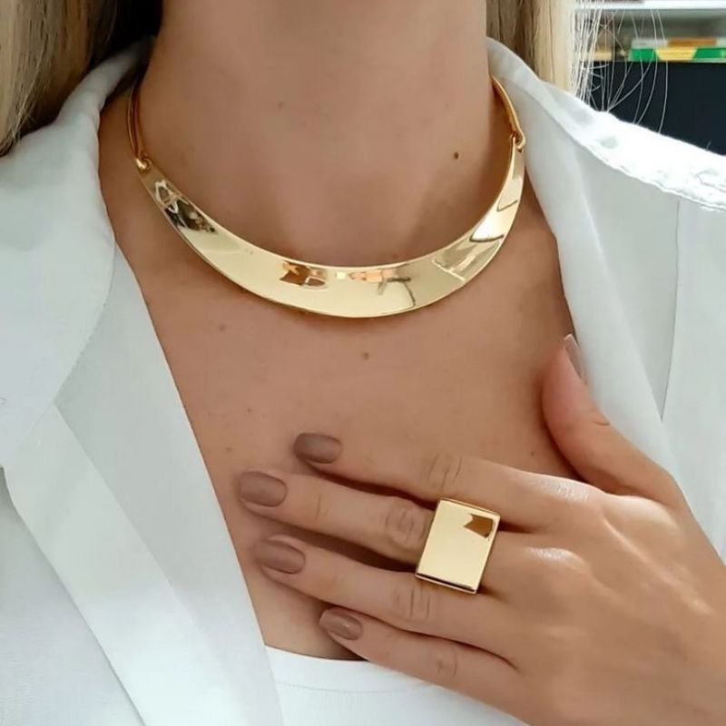 Choker aro grosso articulado banho ouro