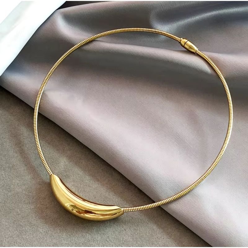 Choker elegance tubo dourado