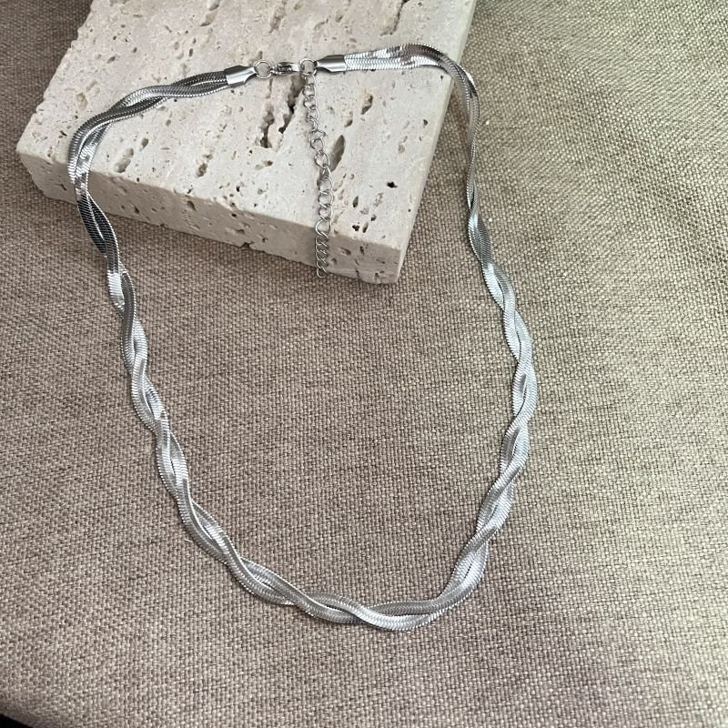 Choker em aço inox fita trançada