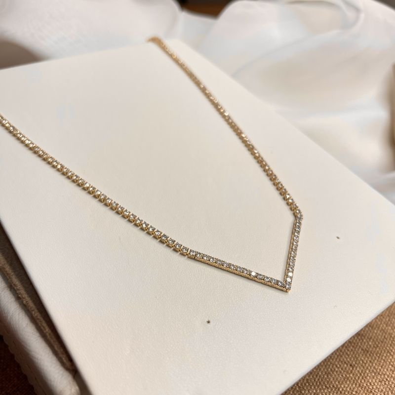 Choker zircônia em v banho ouro