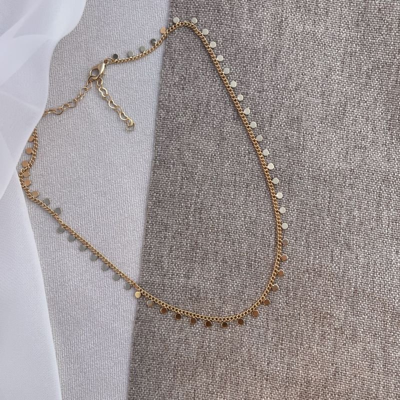 Colar chocker medalha dourado