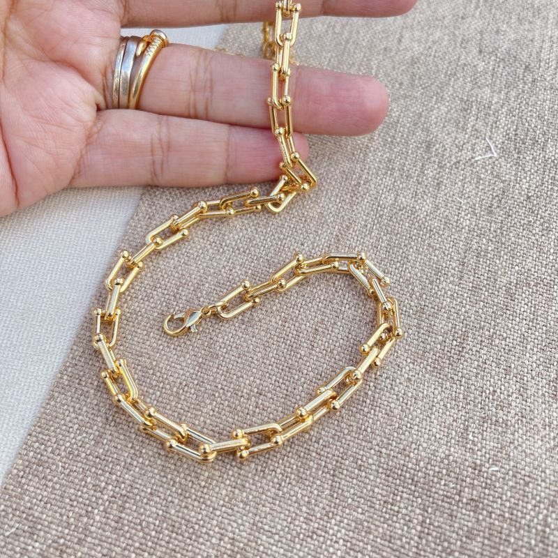 Colar choker elo fecho