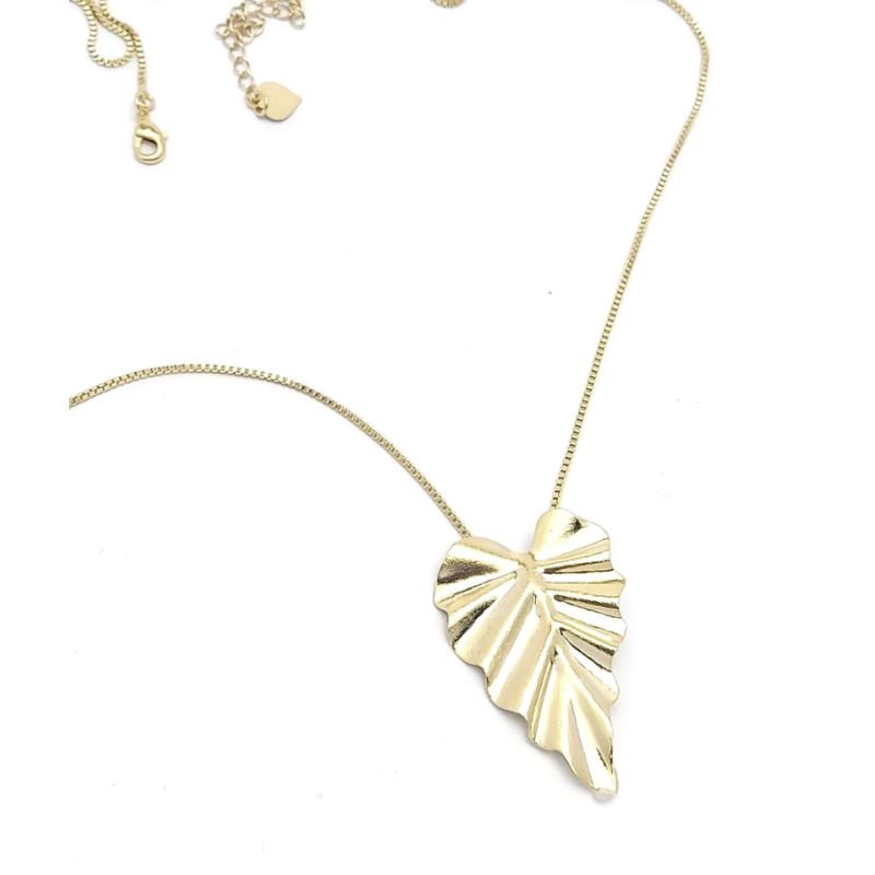 Colar folha martelada folheado a ouro