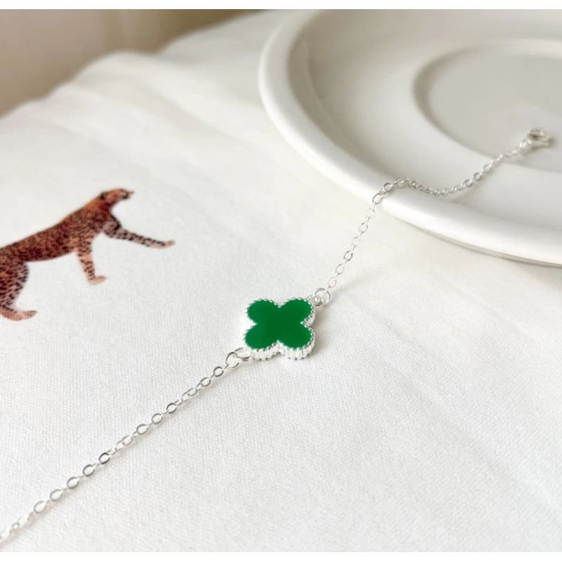 Pulseira trevo único resina verde banho prata